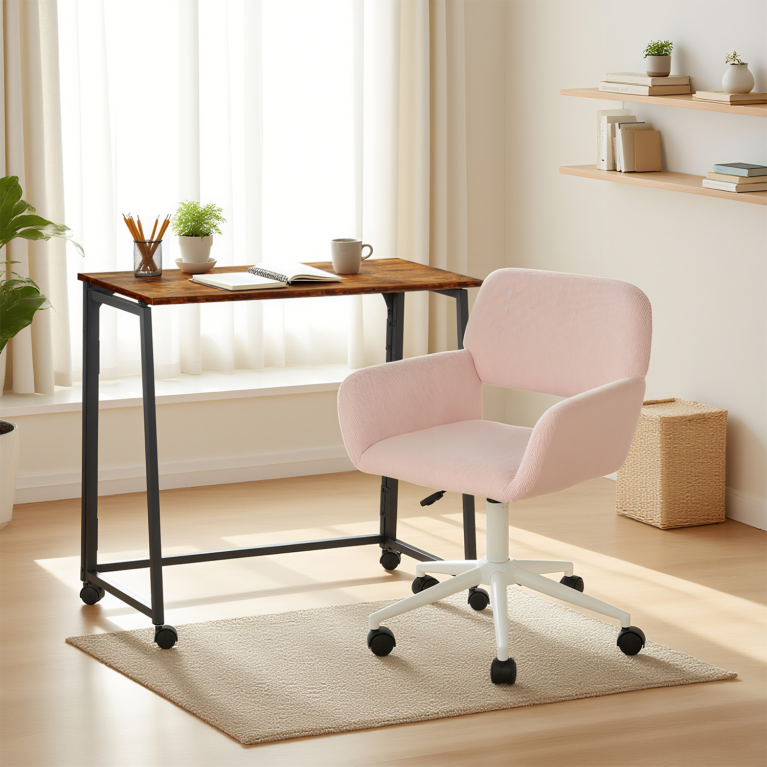 Set mit industrielles faltbarem Büro auf Rädern und rosa Samtstuhl - Ascoli & Ross