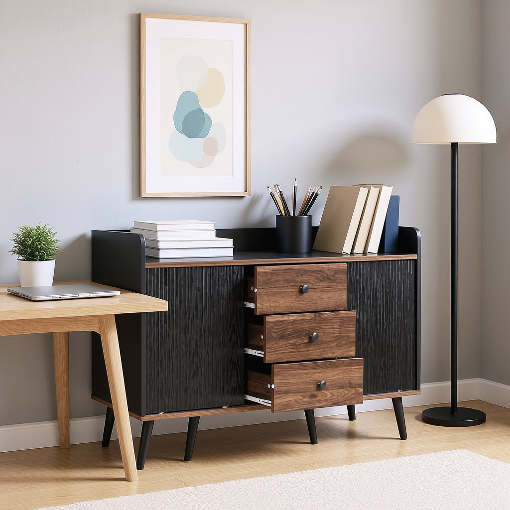 Buffet moderno en negro y madera con 3 cajones y puertas correderas estriadas