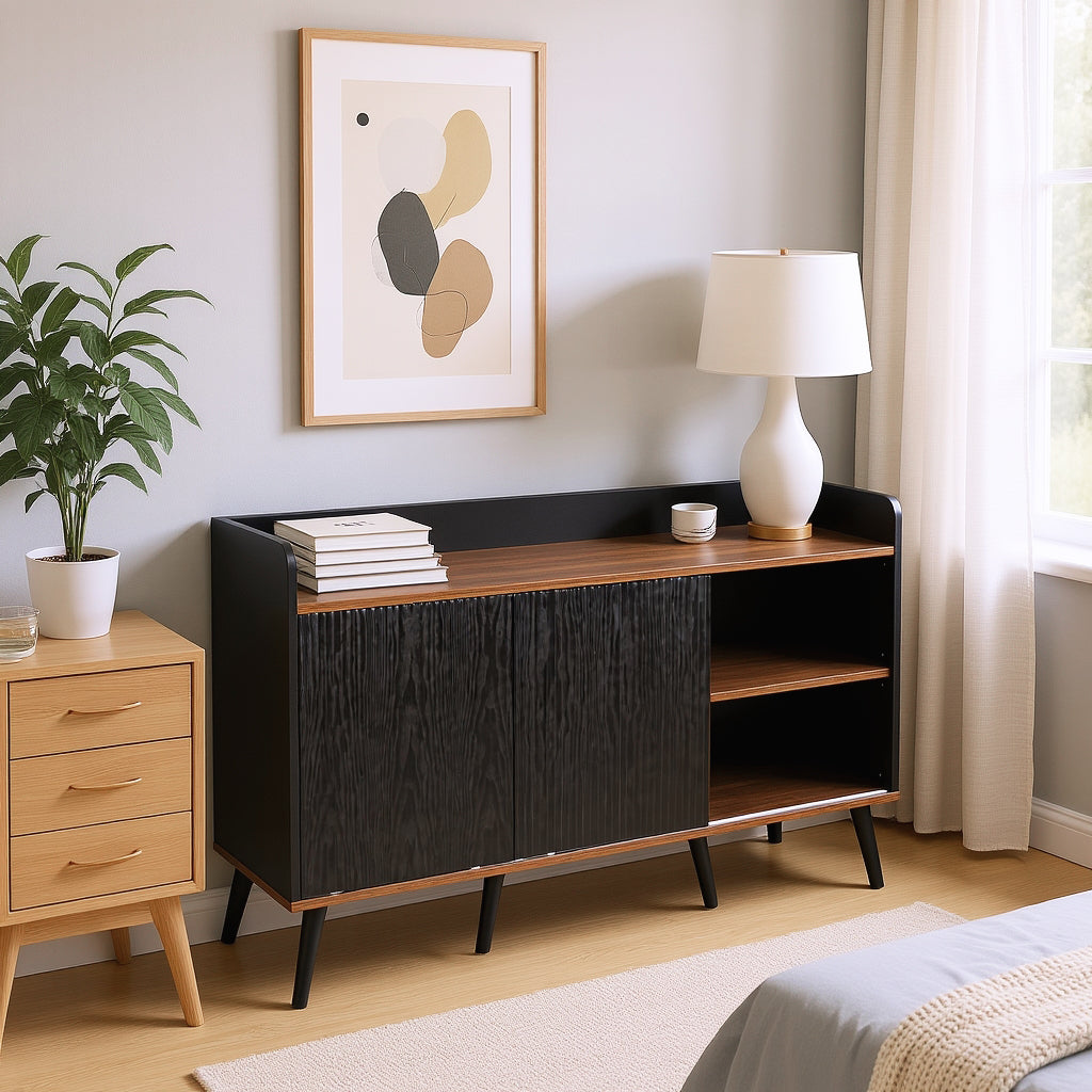 Buffet moderno en negro y madera con 3 cajones y puertas correderas estriadas