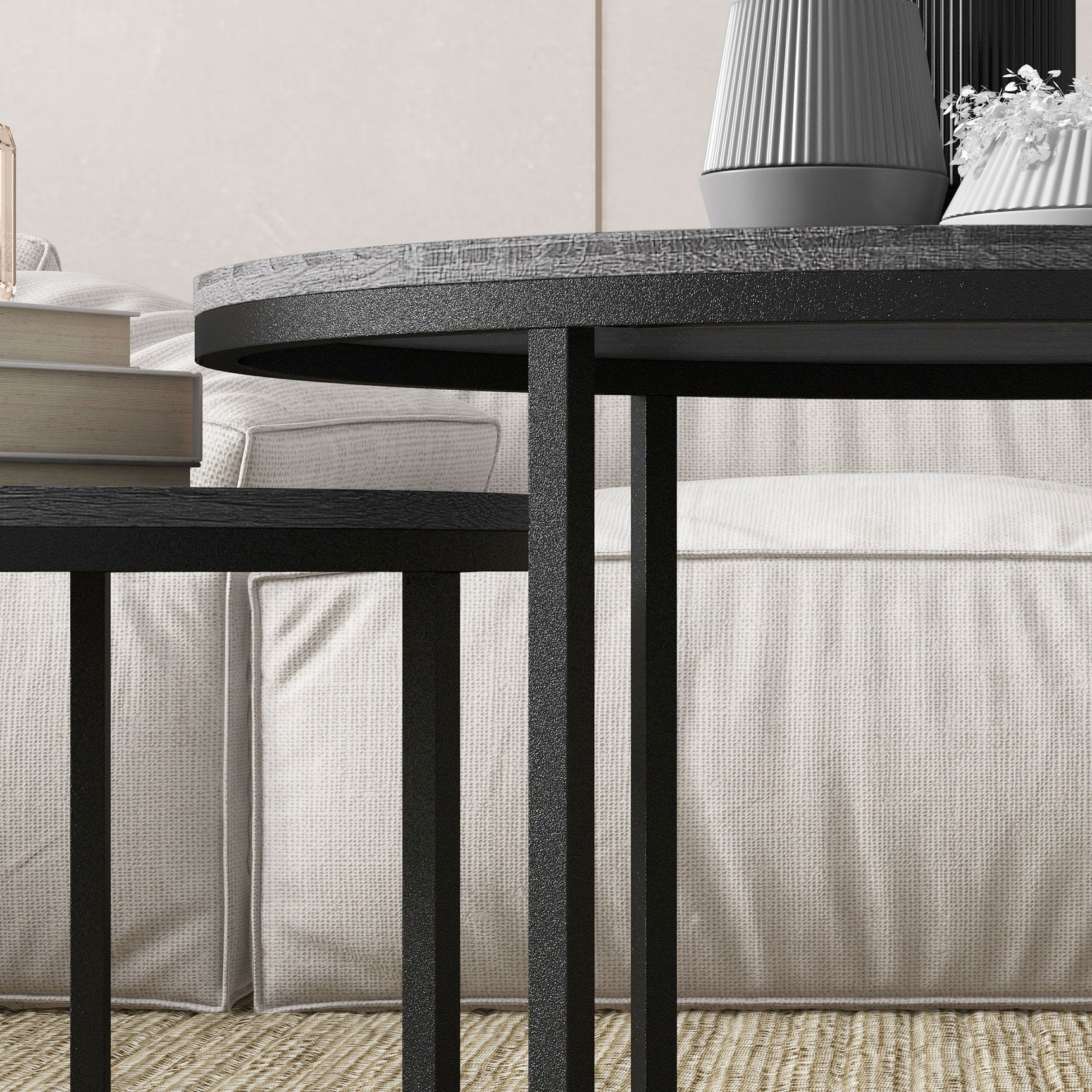 Lot de 2 tables basses rondes empilables avec plateau effet bois et structure en métal noir