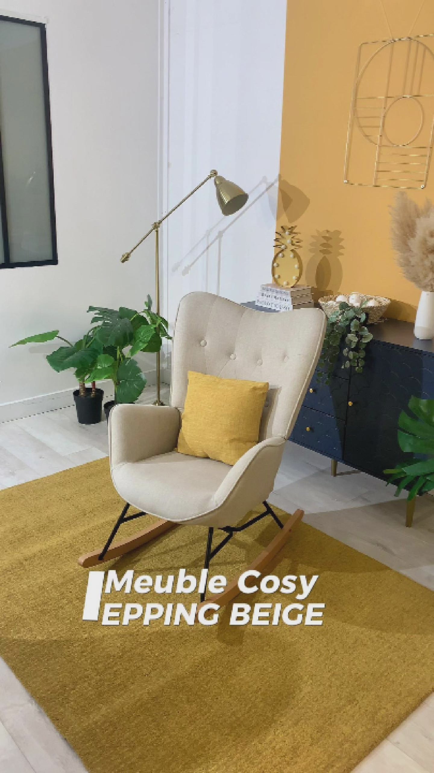 Fauteuil à bascule allaitement scandinave avec accoudoirs en tissu beige capitonné - EPPING