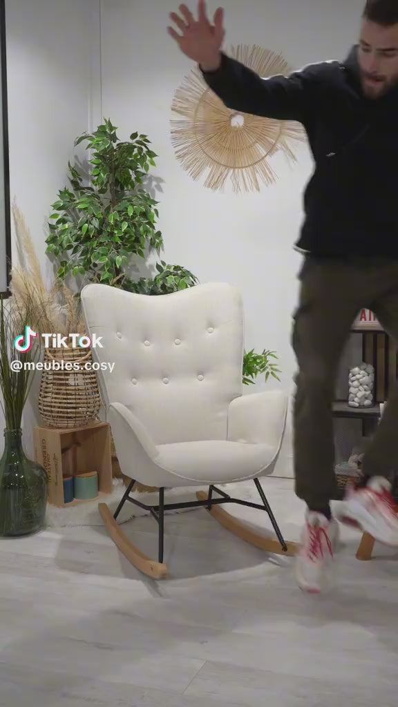 Fauteuil à bascule allaitement scandinave avec accoudoirs en tissu beige capitonné - EPPING