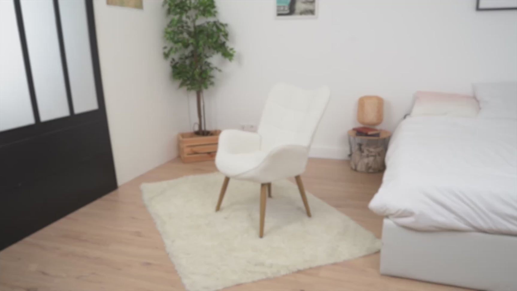 Scandinavian armchair with armrests in sheep sheeptow fabric with stitching - Kanas