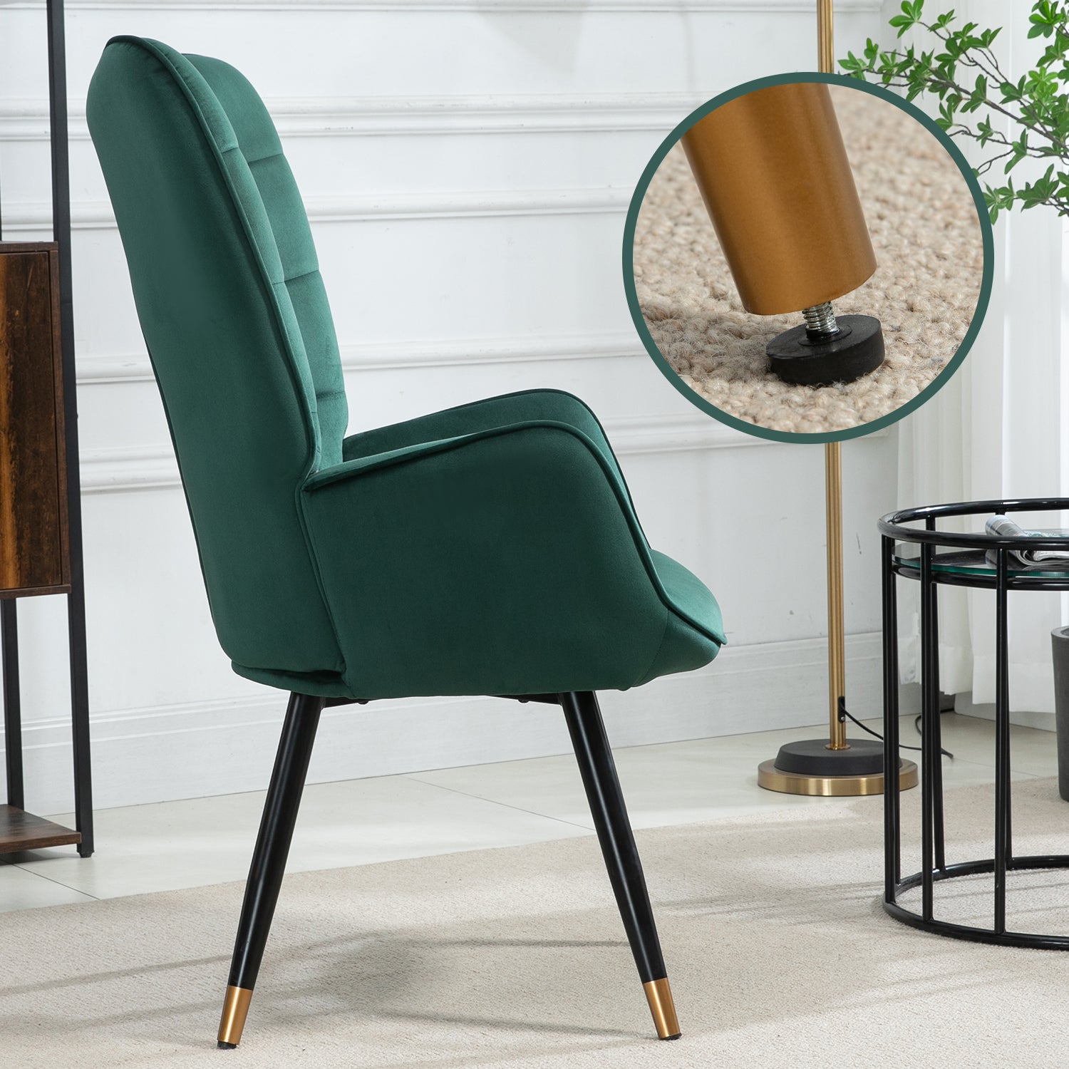 Sillón escandinavo con reposabrazos en terciopelo verde con costuras - FUNKEL